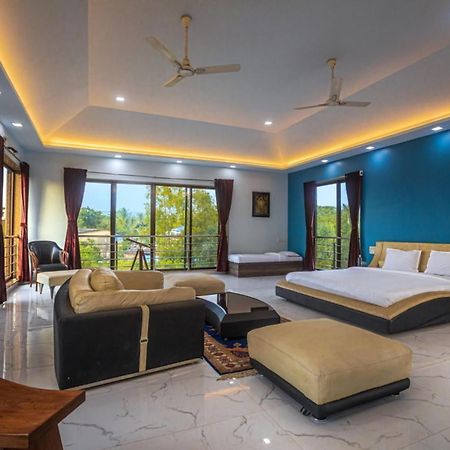 Saffronstays Aura, Alibaug - Luxury Pool Villa With A Game Room And Spacious Lawn Alībāg Exteriér fotografie