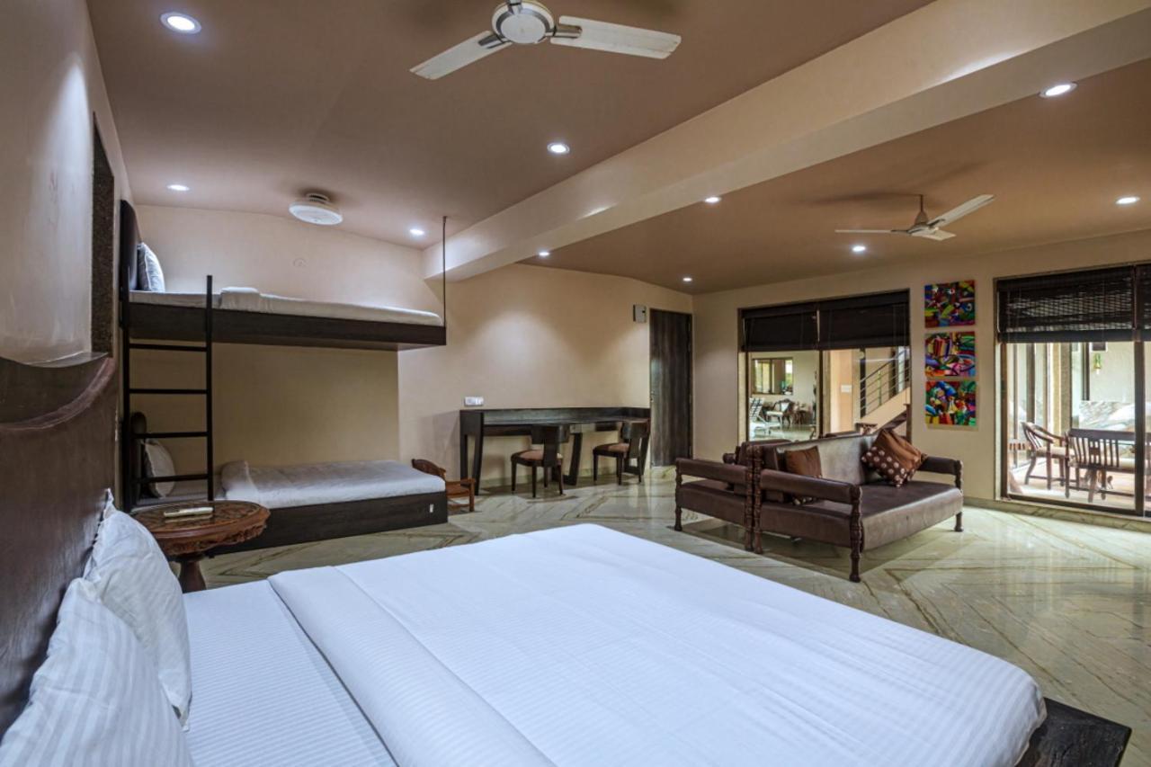 Saffronstays Aura, Alibaug - Luxury Pool Villa With A Game Room And Spacious Lawn Alībāg Exteriér fotografie