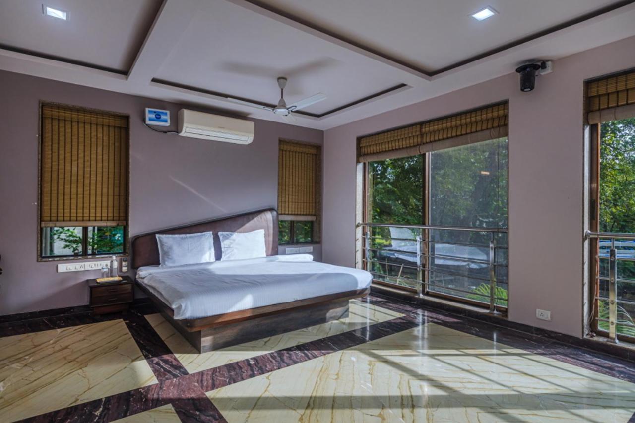 Saffronstays Aura, Alibaug - Luxury Pool Villa With A Game Room And Spacious Lawn Alībāg Exteriér fotografie